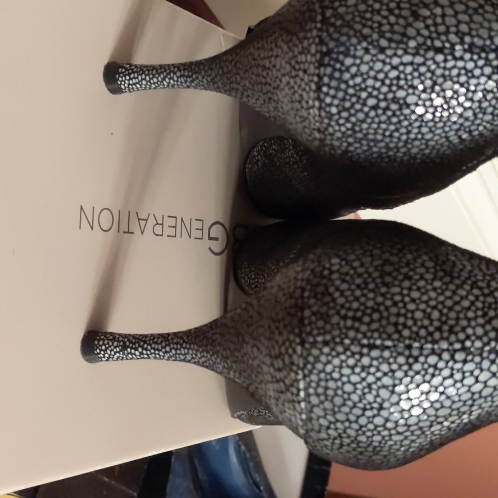 Shoes - Picture 3 of 3